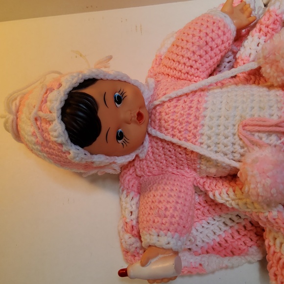 19 in vintage handmade crocheted baby with hard plastic head,hands. - Picture 1 of 8